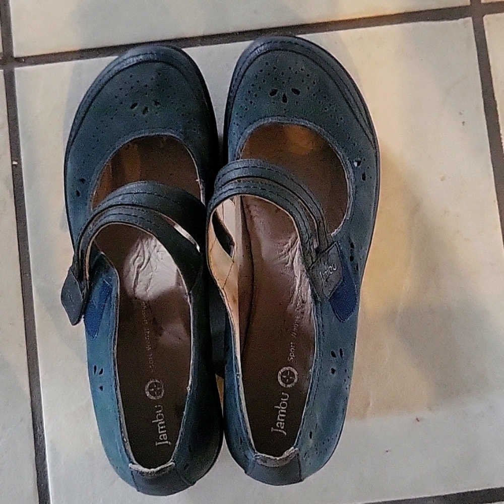 Jambu blue size 9